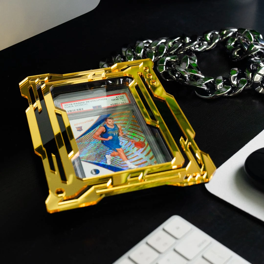 Modern Prism Card Slab Display Chain - Image 3