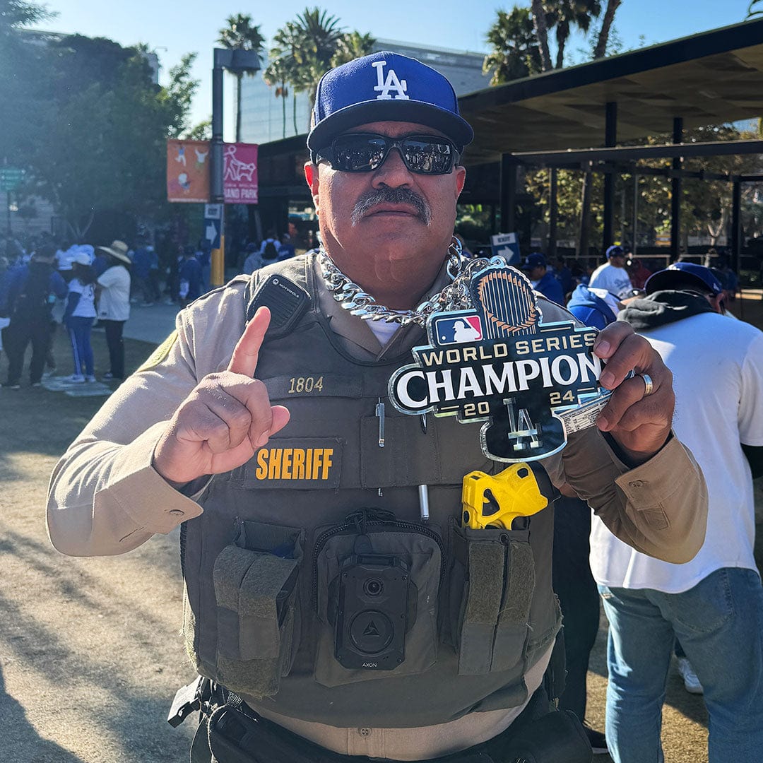 2024 World Series LA Dodgers MLB Chromatic Turnover Chain - Image 6